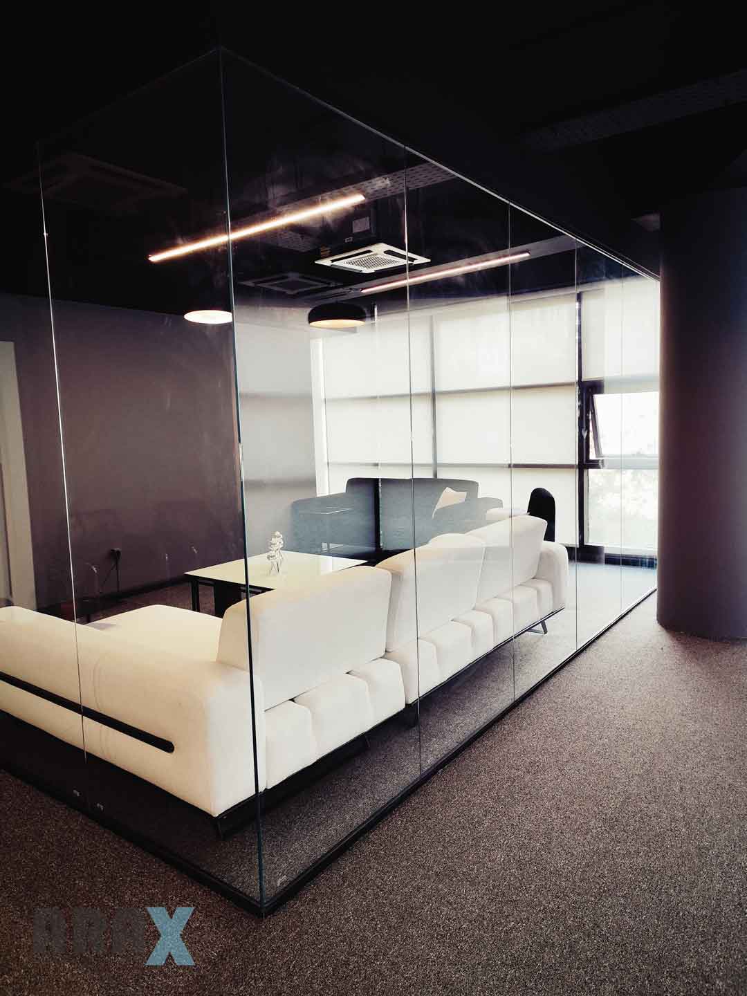 نصب پارتیشن شیشه ای حرفهای 09120711022 | آراکس گلس 15 frameless-clear-glass-partition