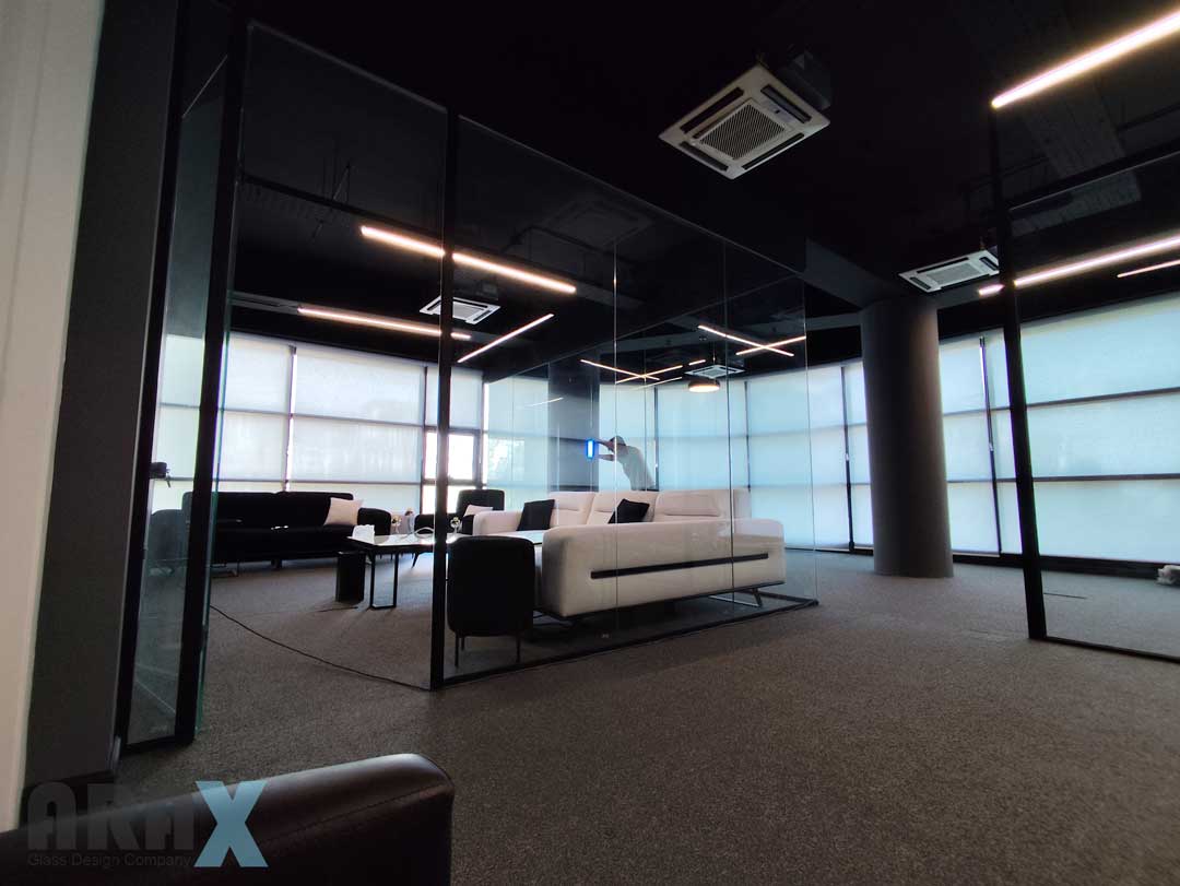 نصب پارتیشن شیشه ای حرفهای 09120711022 | آراکس گلس 14 پارتیشن شیشه ای مدرن در فضای شرکت اداری